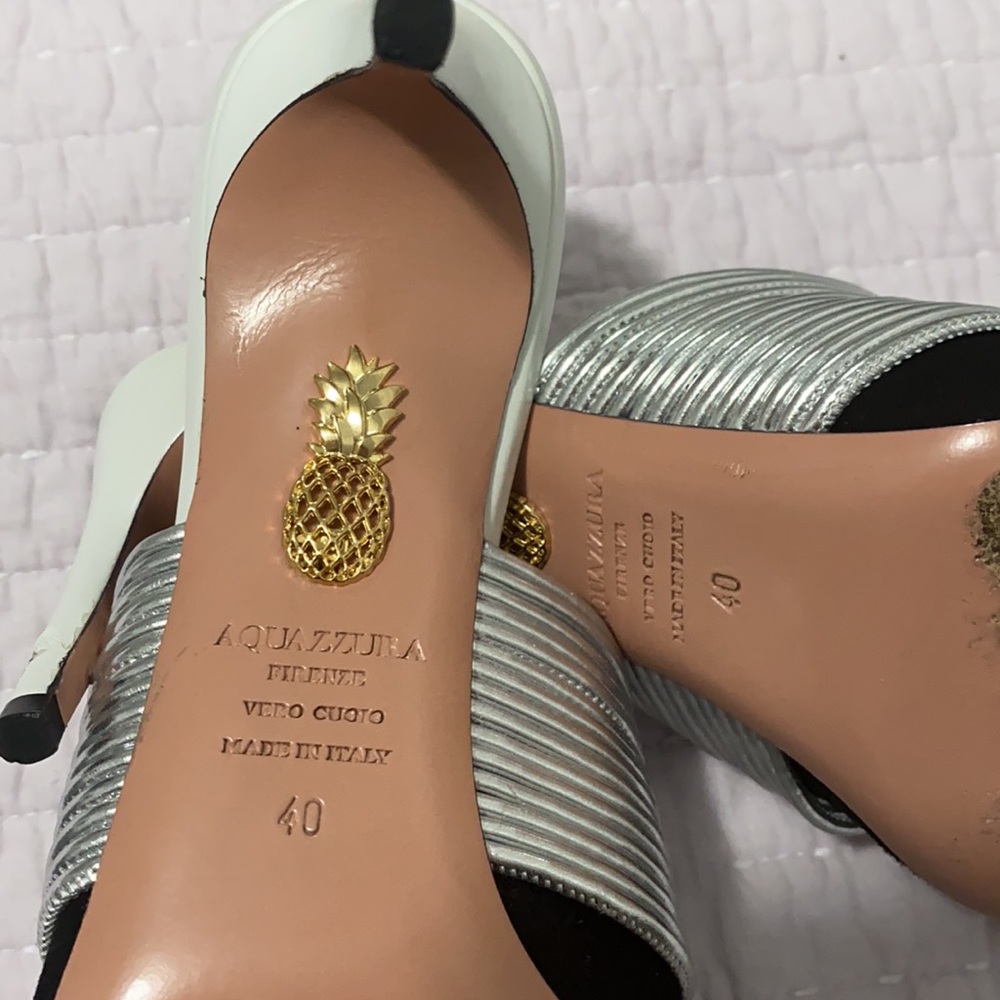 Heels - Picture 3 of 3